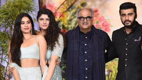 Janhvi Kapoor, Arjun Kapoor And Anshula Kapoor With Boney Kapoor