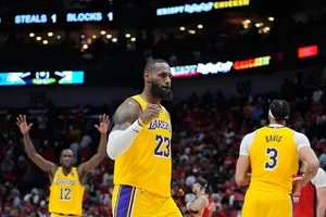 Photo: AP/Gerald Herbert : NBA: Los Angeles Lakers vs New Orleans Pelicans
