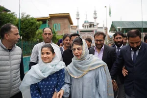 X/@MehboobaMufti : Mehbooba Mufti filed nomination papers from the Anantnag-Rajouri Lok Sabha constituency