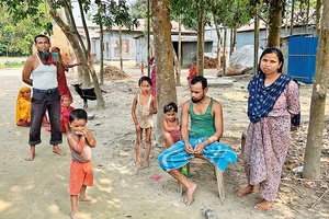 Photos: Agnideb Bandyopadhyay : In Agony: The family of Hamidul Miya, one of the four youths who were allegedly killed in CISF firing in Sitalkuchi during the 2021 West Bengal assembly elections 