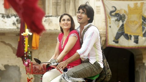 Kareena Kapoor Khan and Shahid Kapoor in 'Jab We Met'