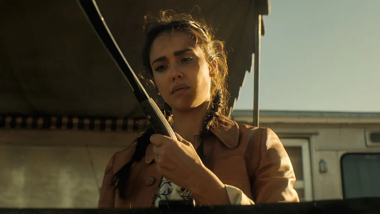 Jessica Alba in 'Trigger Warning' - Netflix