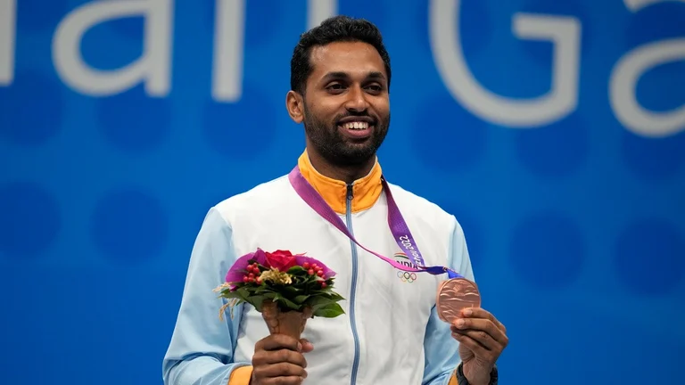 HS Prannoy won the bronze medal at the Hangzhou Asian Games in 2023. - File/AP