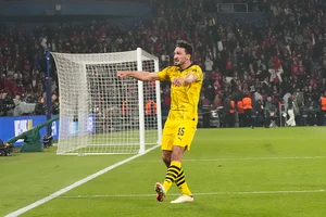 | Photo: AP/Frank Augstein : Champions League semifinal second leg: PSG vs Dortmund