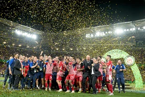 | Photo: AP/Petros Giannakouris : UEFA Europa Conference League Final: Olympiakos vs Fiorentina