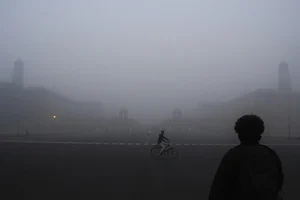 Getty Images : Heavy smog and haze at Rashtrapati Bhavan, Delhi. 