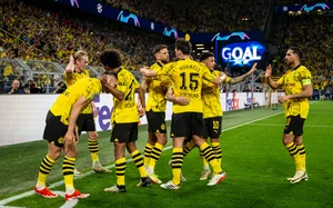 Borussia Dortmund's players celebrate Niclas Fullkrug's goal