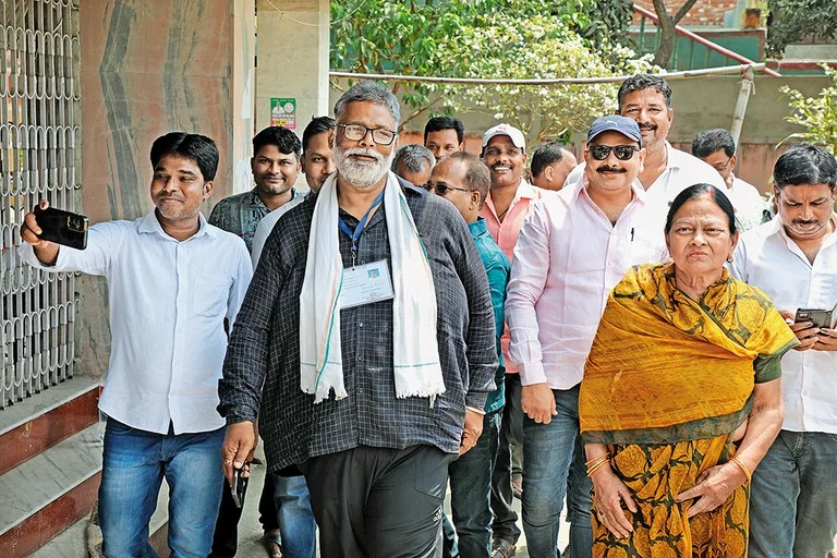 People’s Person: Pappu Yadav with his mother in Purnia - Photo: Suresh K. Pandey