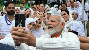 X/Narendra Modi : PM Modi Shares 'Post Yoga Selfies In Srinagar' |