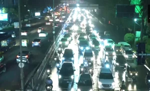 X/@ANI : Delhi witnesses heavy traffic amid waterlogging from incessant rainfall.