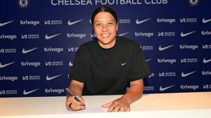 Sam Kerr has signed a new two-year deal with Chelsea.