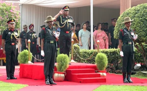 X/@adgpi : General Manoj Pande presented a Ceremonial Guard of Honour in Delhi