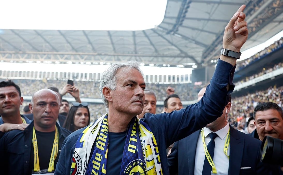 Fenerbahce_EN/X : Jose Mourinho signed a two-year contract with Fenerbahce.