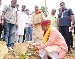 Chief Minister Shri Vishnu Deo Sai performing customary rituals and praying for a good harvest.