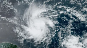 National Hurricane Center : Satellite image of Hurricane Beryl