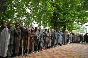 Getty images : Voters in line to vote in Jammu and Kashmir.