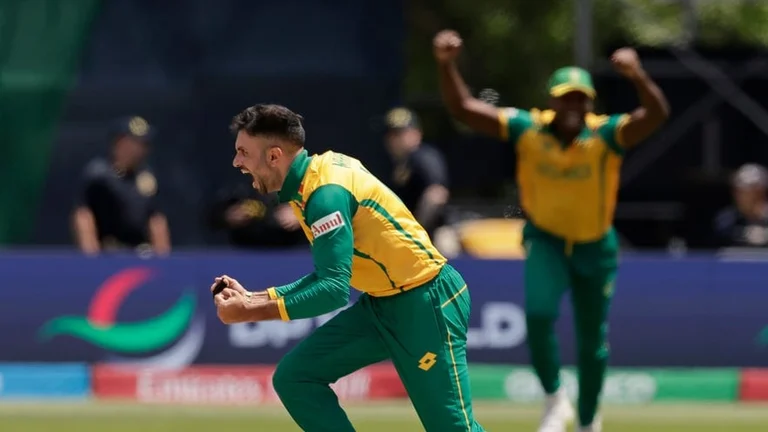 South Africa's Keshav Maharaj celebrates the dismissal of Bangladesh's Mahmudullah Riyad during the ICC Men's T20 World Cup cricket match between Bangladesh and South Africa at the Nassau County International Cricket Stadium in Westbury, New York, Monday, June 10, 2024. - AP/Adam Hunger