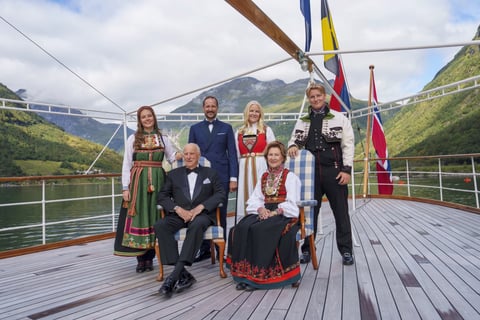 Norway's King Harald, Queen Sonja, Crown Prince Haakon, Crown Princess Mette-Marit, Princess Ingrid Alexandra, and Prince Sverre Magnus.