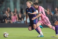 | Photo: AP/Rebecca Blackwell : MLS, Inter Miami vs Charlotte FC: Inter Miami forward Lionel Messi (10) and Charlotte FC defender Tim Ream (3) vie for a ball