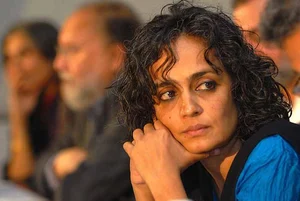 Delhi LG Sanctions Prosecution Of Arundhati Roy Under UAPA