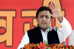 PTI : Akhilesh mocks PM Modi over visit to Kanyakumari |