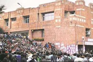 JNU students deliver speeches for presidential elections