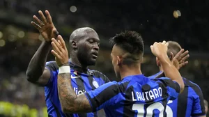 Inter Milan's Lautaro Martinez celebrates with Romelu Lukaku a goal against Spezia.