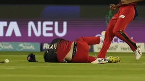 Reece Topley injured his shoulder during clash against MI.