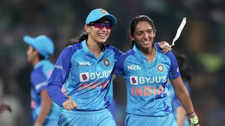 India Women's cricket team's captain Harmanpreet Kaur (R) with vice-captain Smriti Mandhana (L) - null