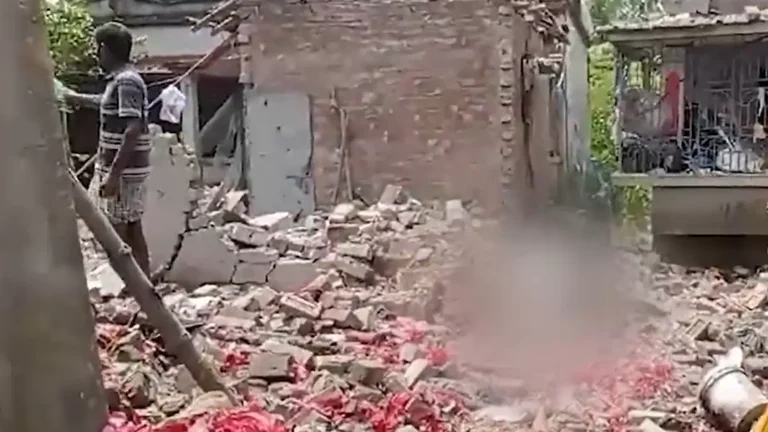 massive explosion at illegal firecracker factory in Duttapukur in West Bengal - null