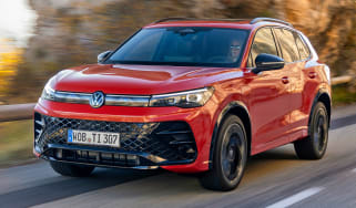 Volkswagen Tiguan R-Line - front tracking