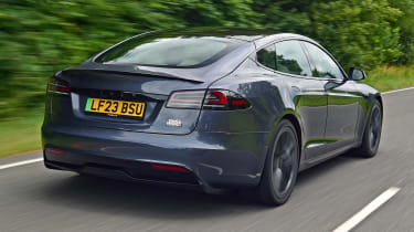 Tesla Model S - rear tracking