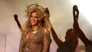 What This Picture Of Beyoncé Tells Us About How Generation Z Connects