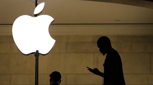 The U.S. sues Apple, saying it abuses its power to monopolize the smartphone market