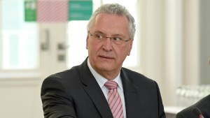 Anwalt darf Innenminister Herrmann „wunderbares Inzuchtsprodukt“ nennen