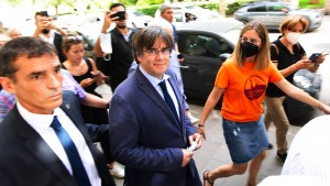 Puigdemont lässt sich auf Sardinien nach Freilassung feiern