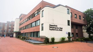 Höchster Psychiatrie weiterhin von Personalnot geplagt