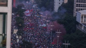 Zehntausende demonstrieren gegen Bolsonaro