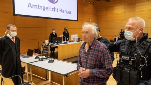 Vater von Hanau-Attentäter erscheint nicht vor Gericht