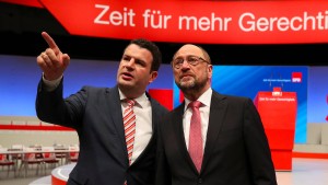 Schulz wirft Merkel „Arroganz der Macht“ vor