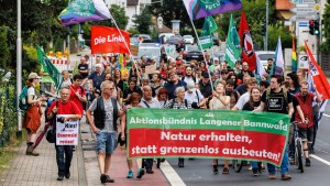 Symbolischer Protest für den Bannwald