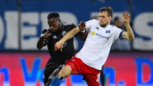 HSV vergibt Heimsieg gegen zehn Düsseldorfer