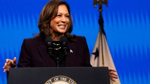 Kamala Harris greift an: „Gegen Biden hätte Trump gewonnen“