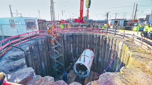 Hanauer Hauptbahnhof für Stromleitung untertunnelt