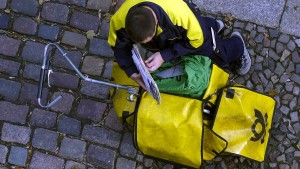 Post macht Entfristung von Krankheitstagen abhängig