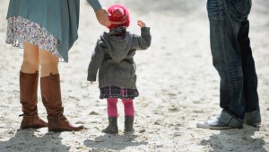 Zahl der Adoptionen in Deutschland auf neuem Tiefstand