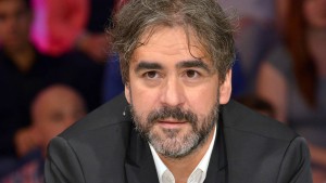 Mehr als 200 Prominente fordern Freiheit für Deniz Yücel