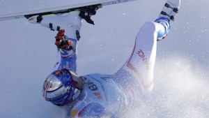 Schwerer Sturz überschattet Ski-Weltcup