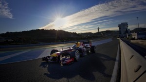 Red Bull pokert, Mercedes hofft