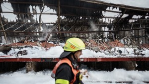 Lagerhalle in Fechenheim nur noch Ruine